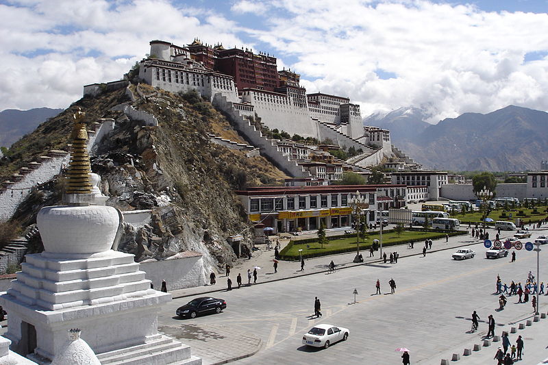 800px Potala シャンバラ！チベットに眠るとされる伝説の王国アガルタの首都！