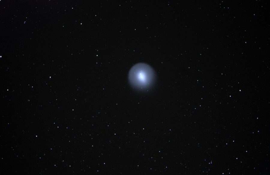 Comet 17p Holmes 1024x667 900x586 ホームズ彗星、2014年3月27日に接近！太陽光で観測困難も7～9月には観測可能性あり。